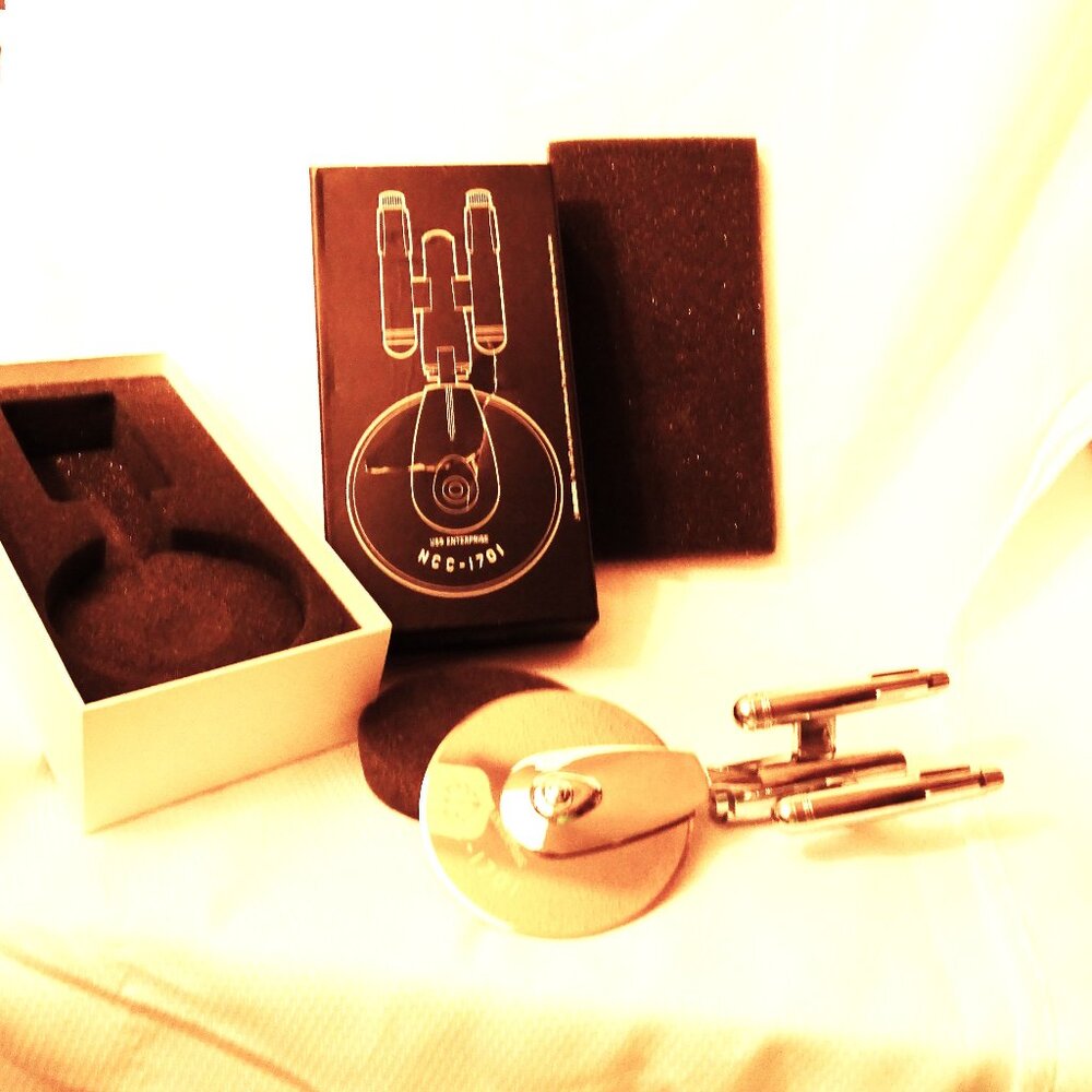 Star Trek The Otiginal Series USS Enterprise NCC 1701 Pizza Cutter